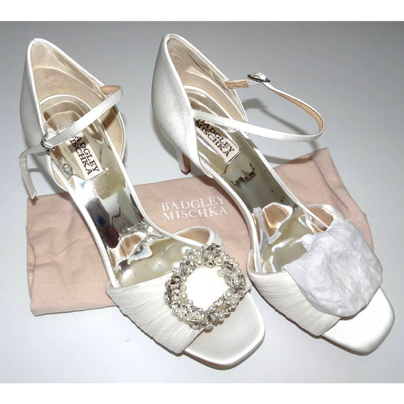 Badgley Mischka Shoes - Badgley Mischka Women's Nina Heeled Sandal 11 White Satin